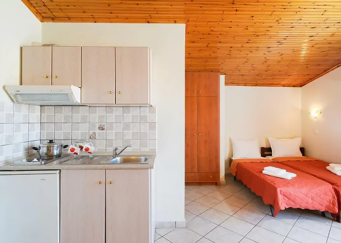 Konstantinos 2 公寓式酒店 3*