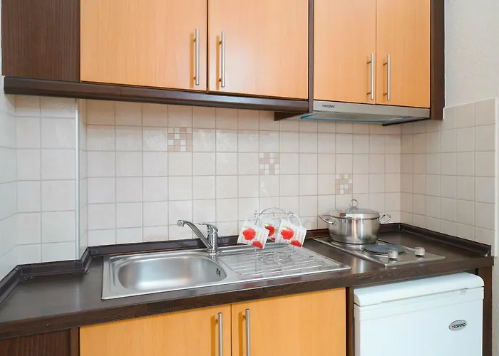 Konstantinos 2 アパートホテル 3*